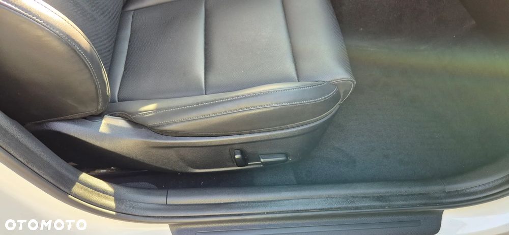 Kia Stinger 2.0 T-GDI L - 17