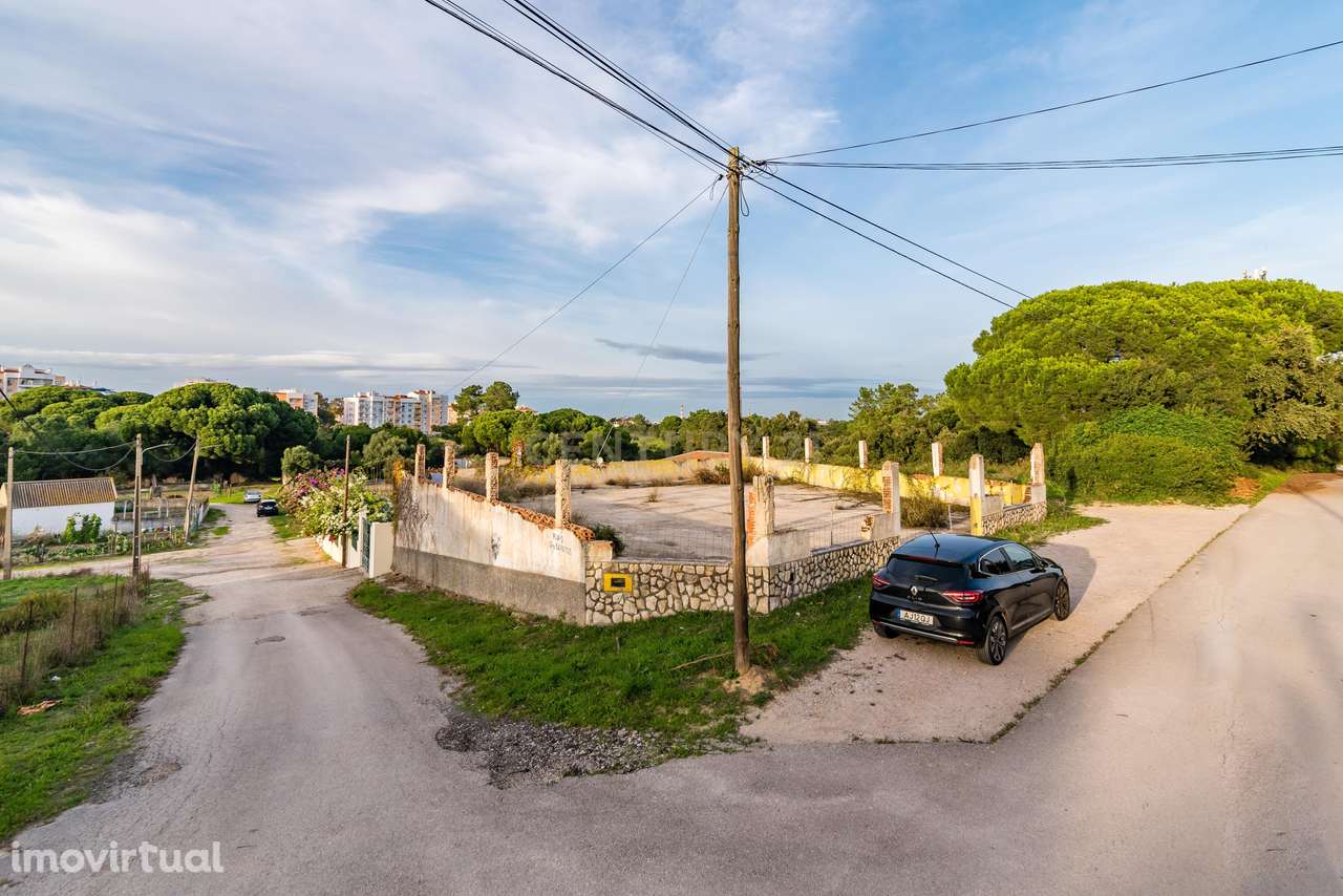 Terreno Urbano de 375m² na Quinta do Sapato, Paio Pires, Seixal - Grande imagem: 5/17
