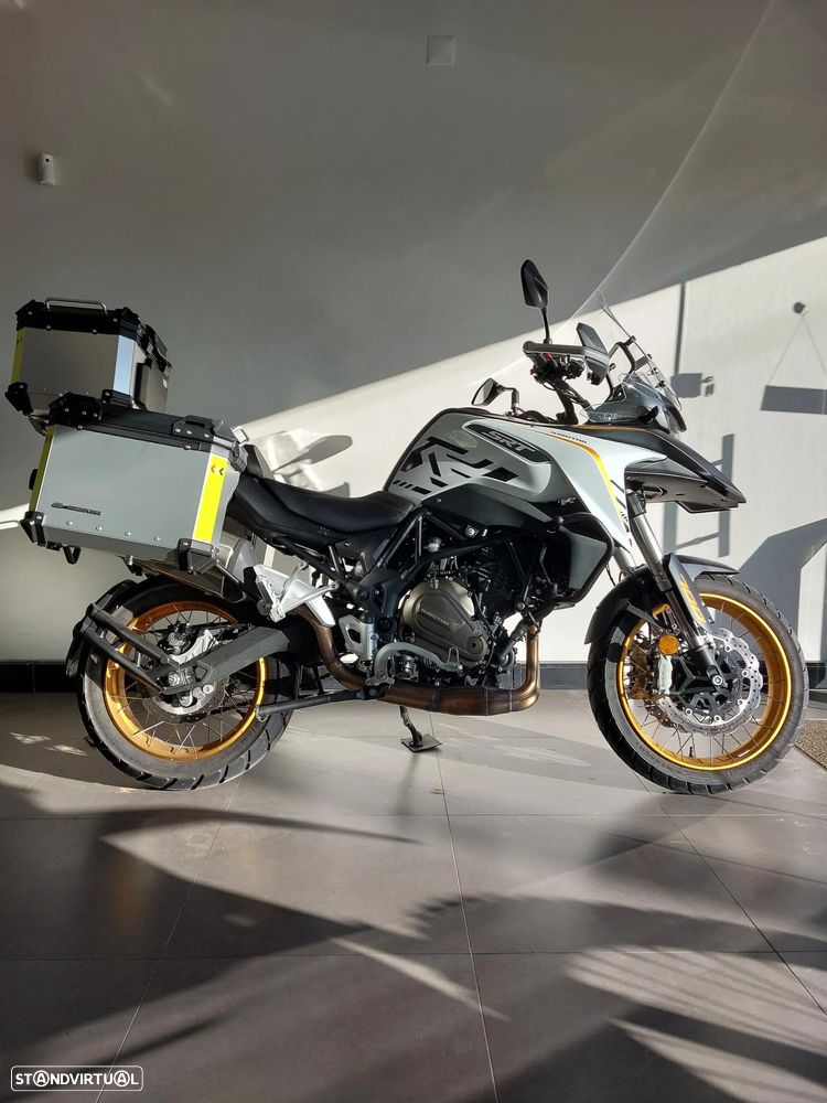 QJ Motor SRT 700X TRAIL