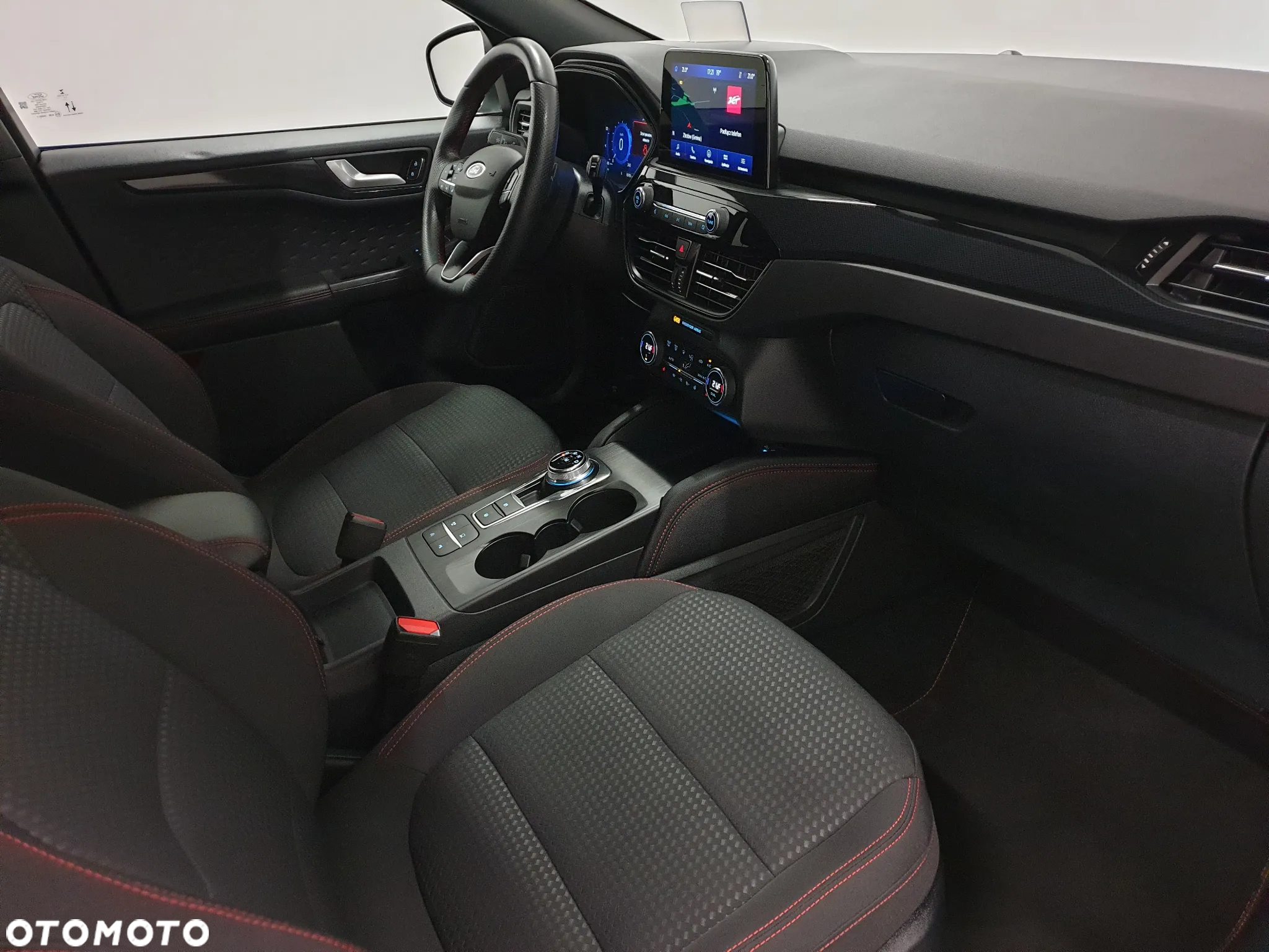 Ford Kuga 2.0 EcoBlue 4x4 ST-LINE X - 24