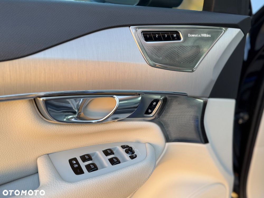 Volvo XC 90 D5 AWD Momentum 7os - 29