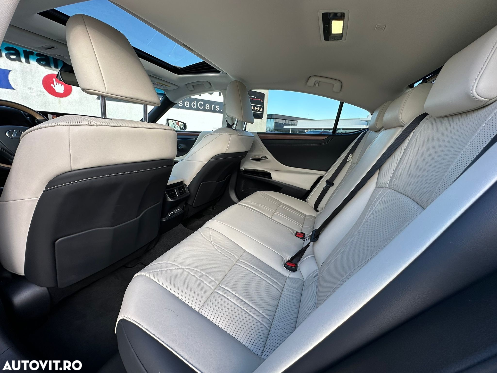 Lexus Seria ES 300h 2.5 TNGA HV 25H- 4X2 CVT Executive - 14