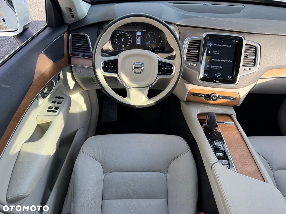 Volvo XC 90 B5 D AWD Plus Bright - 22