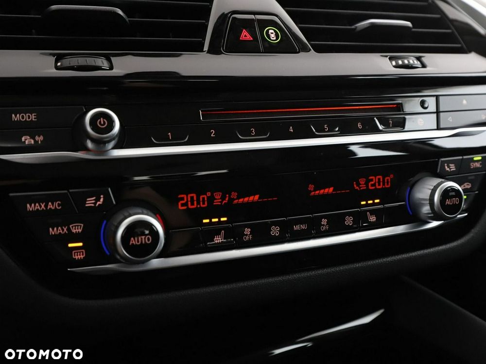 BMW Seria 5 520d Sport Line - 28