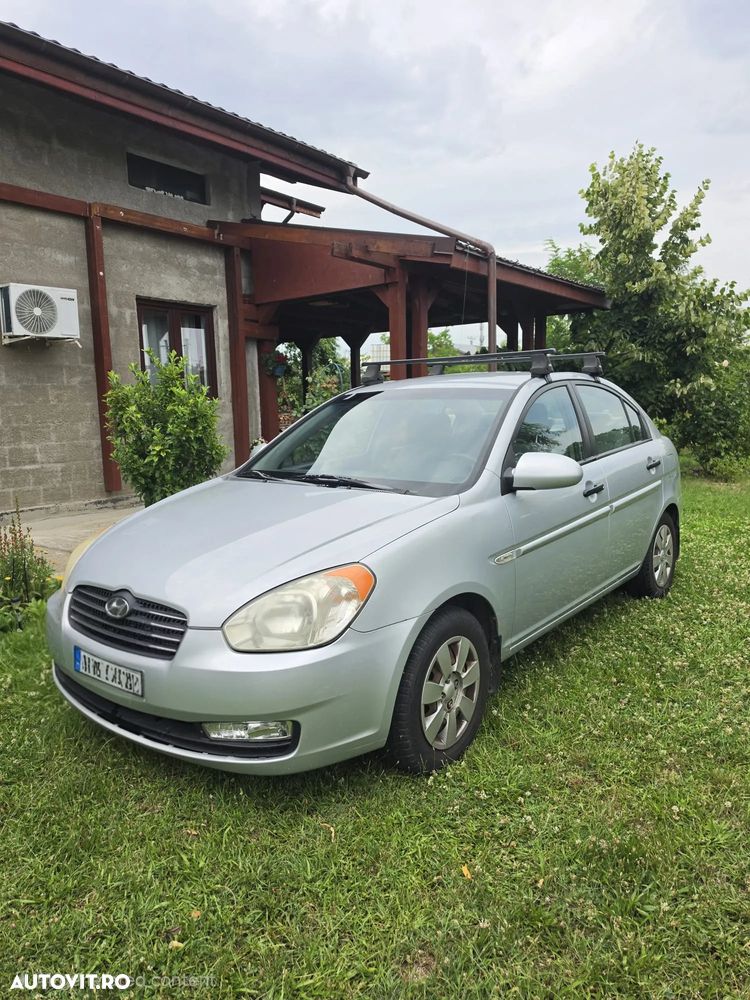 Hyundai Accent 1.4 GL - 2