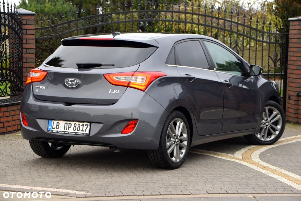 Hyundai i30 blue 1.6 GDI Passion - 13