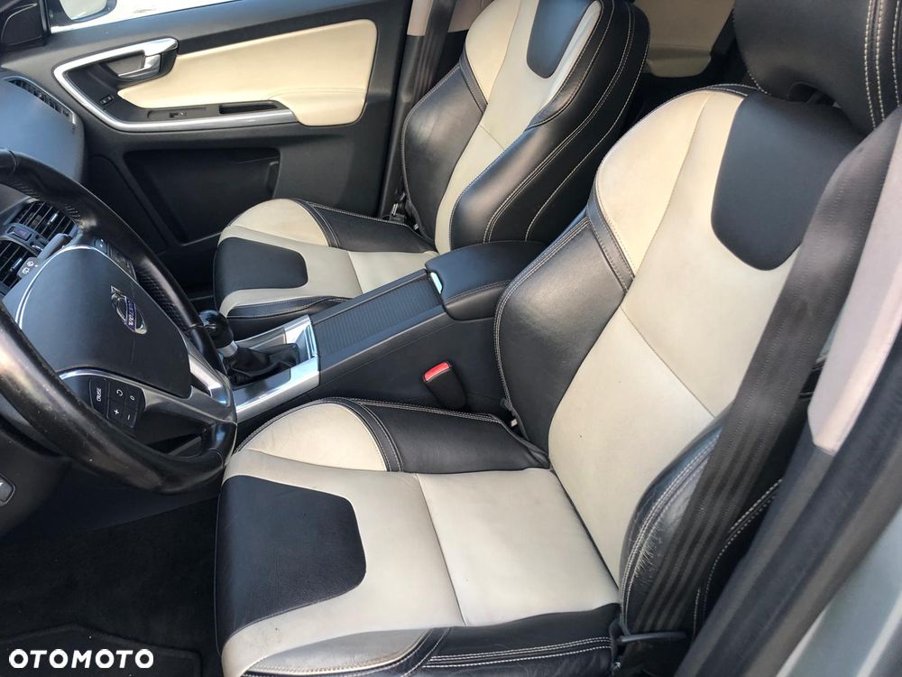 Volvo XC 60 D4 AWD Summum - 9