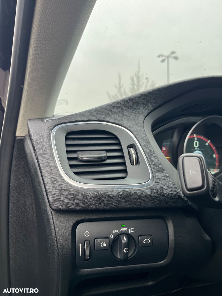 Volvo V40 D4 Ocean Race - 13