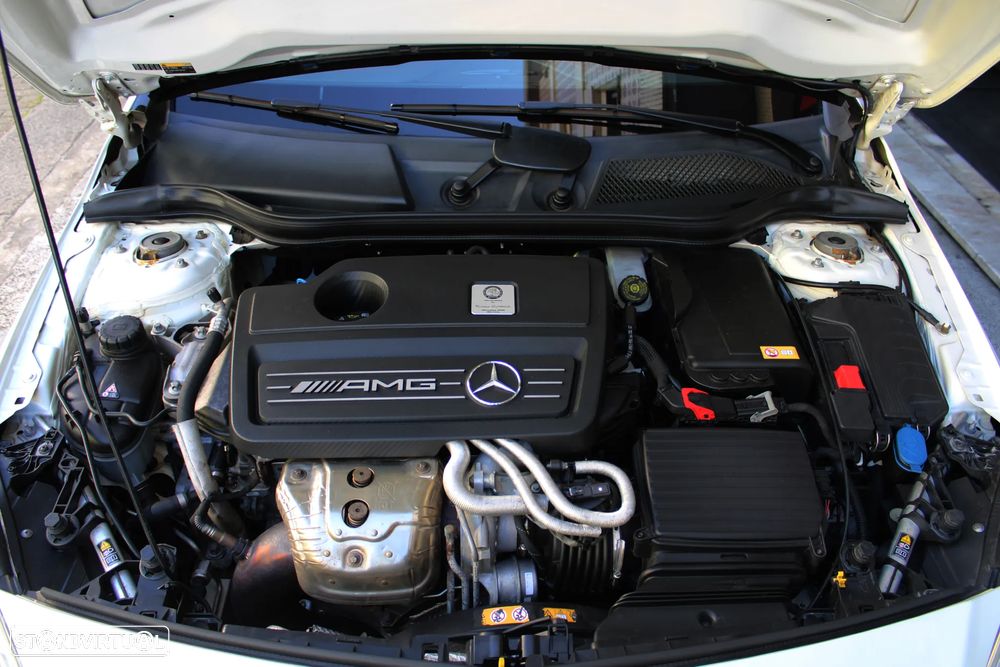 Mercedes-Benz A 45 AMG 4Matic Speedshift 7G-DCT - 54