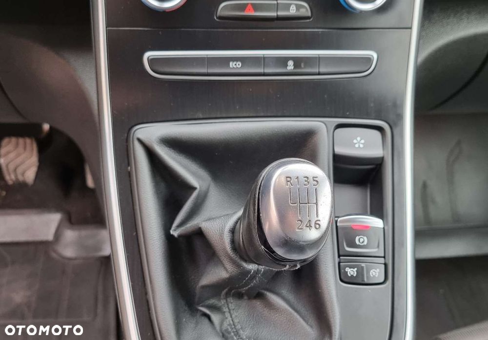 Renault Grand Scenic - 14