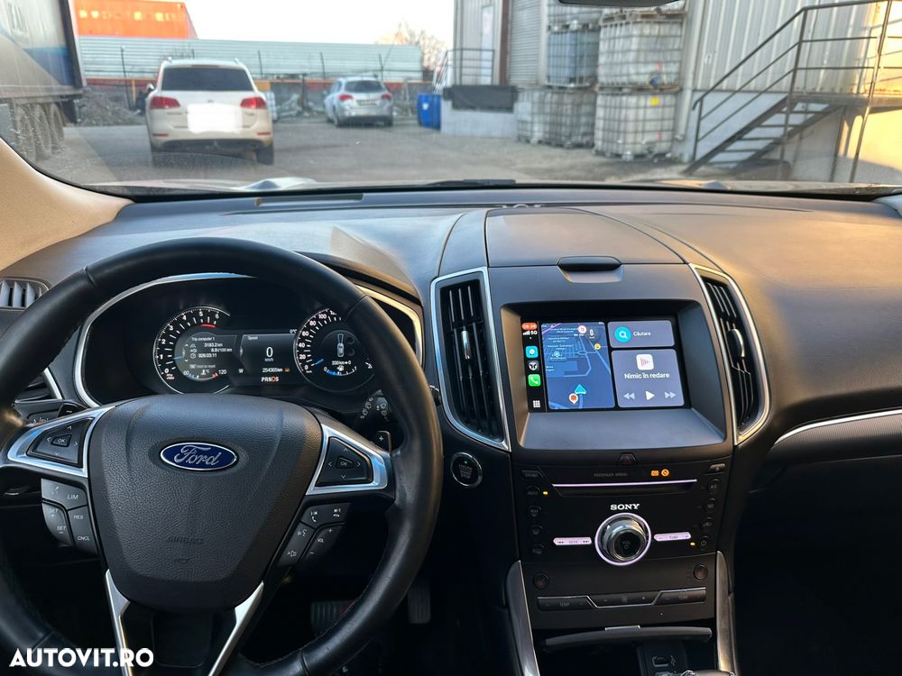 Ford Edge - 12