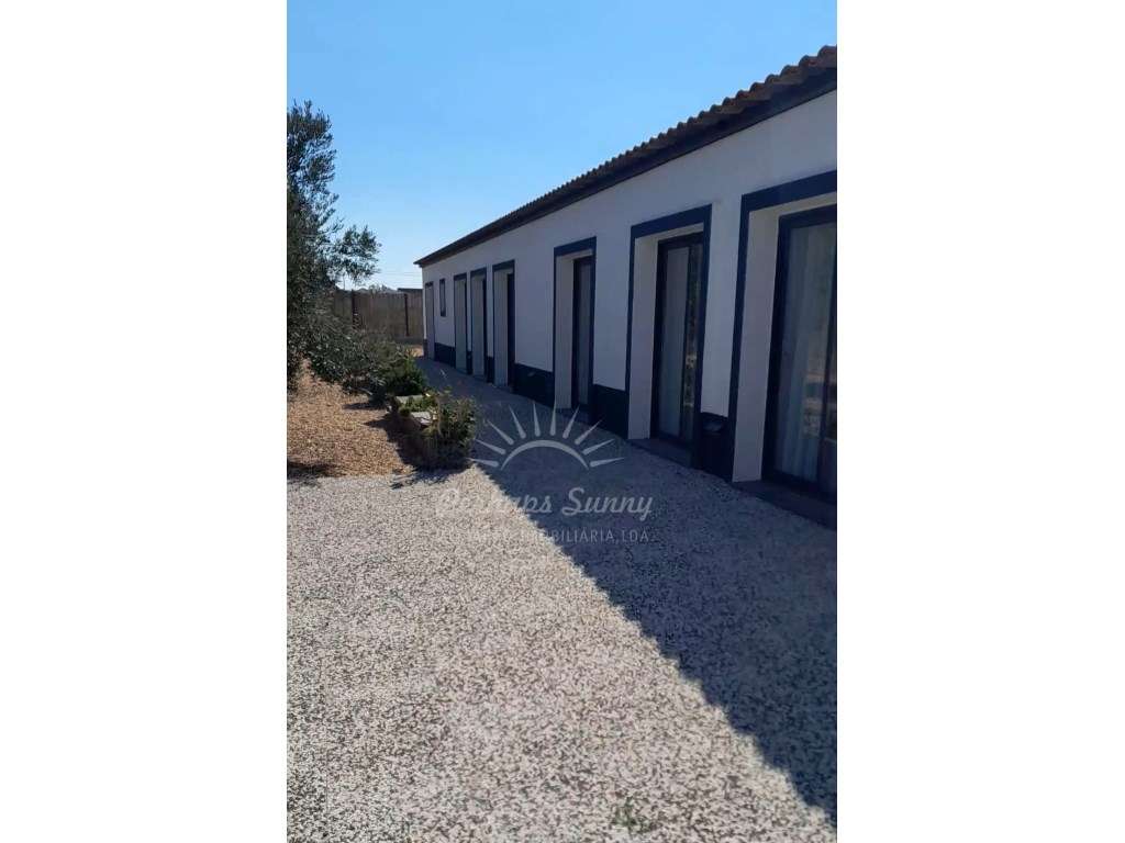 Moradia T4 - Grande imagem: 2/4