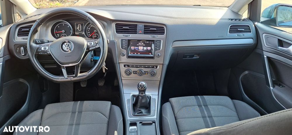 Volkswagen Golf 1.6 TDI DPF BlueMotion Technology Highline - 16