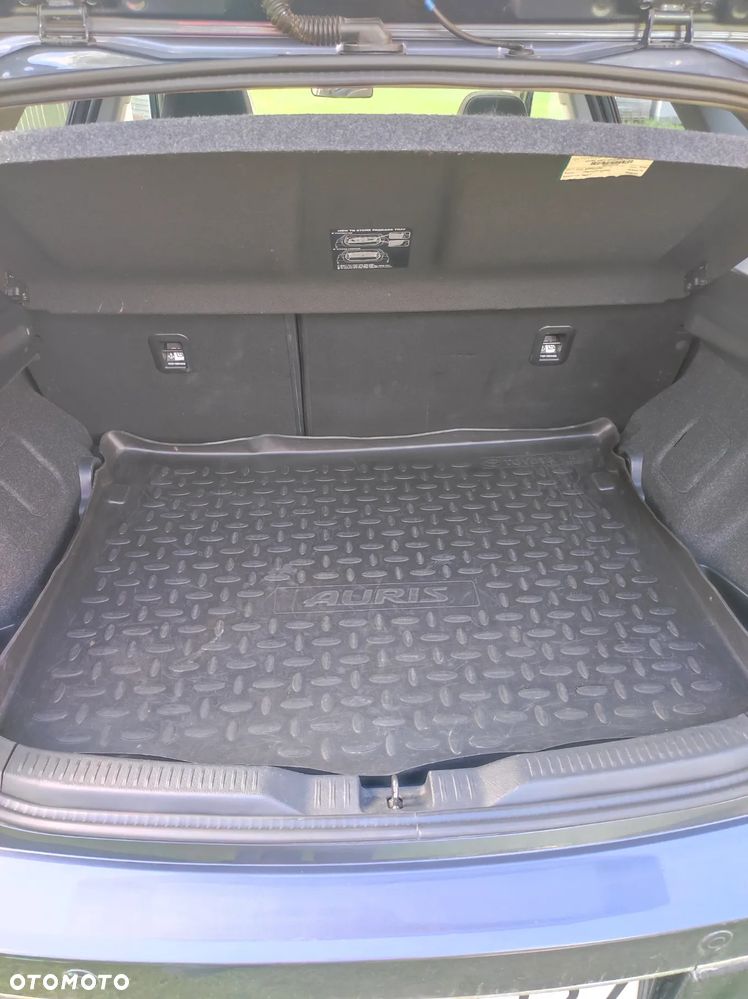 Toyota Auris 1.6 Premium Comfort - 9