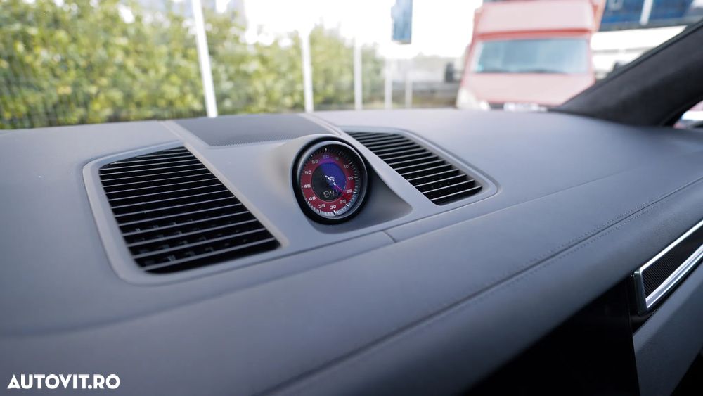 Porsche Cayenne Turbo - 28