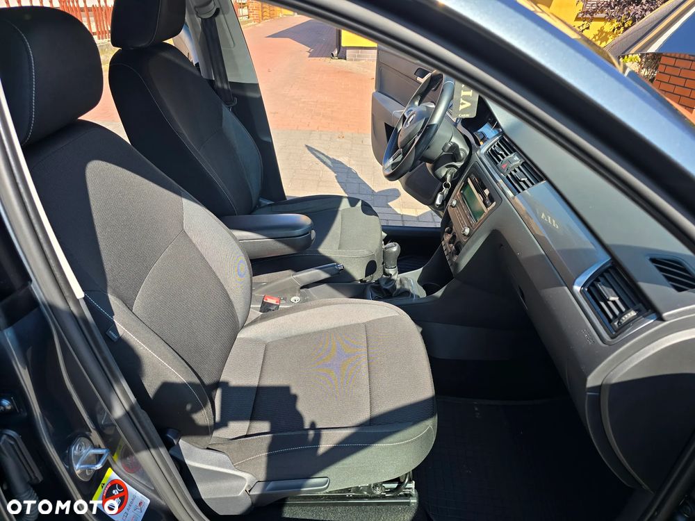 Skoda RAPID 1.2 TSI Ambition - 18