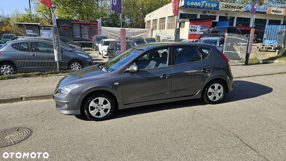 Hyundai i30 1.6 CRDi FIFA WM Edition - 2