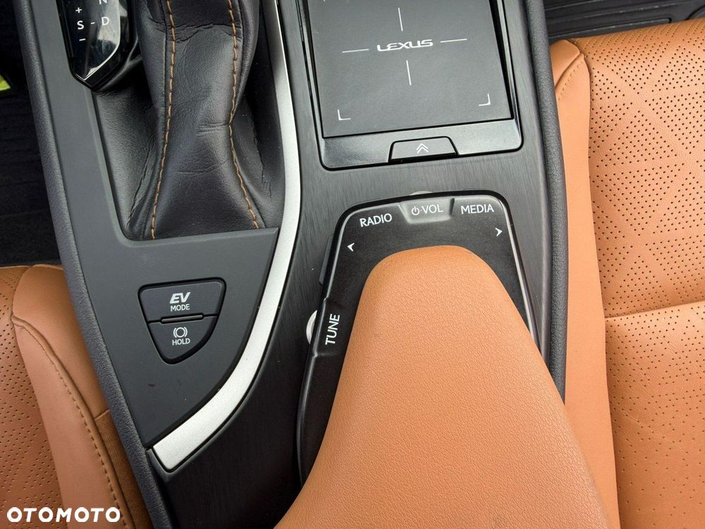 Lexus UX - 26