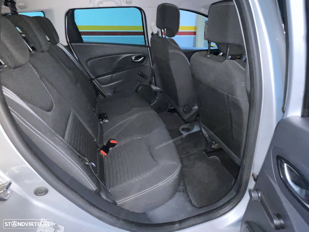 Renault Clio - 12
