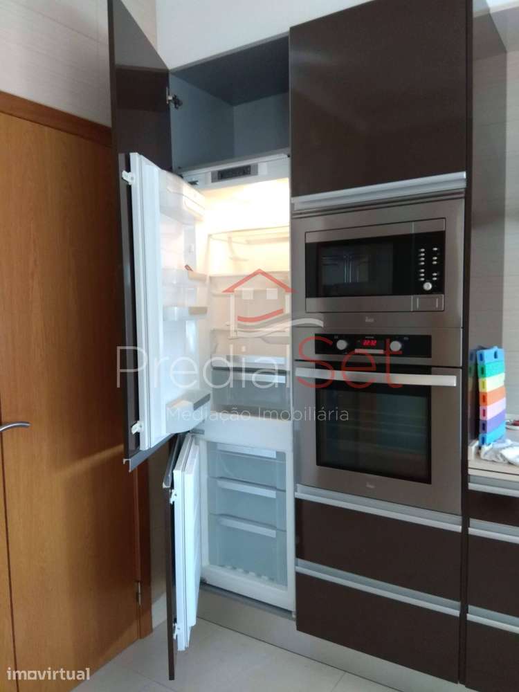 Apartamento T3 com Terraço- Centro do Barreiro - Grande imagem: 4/23