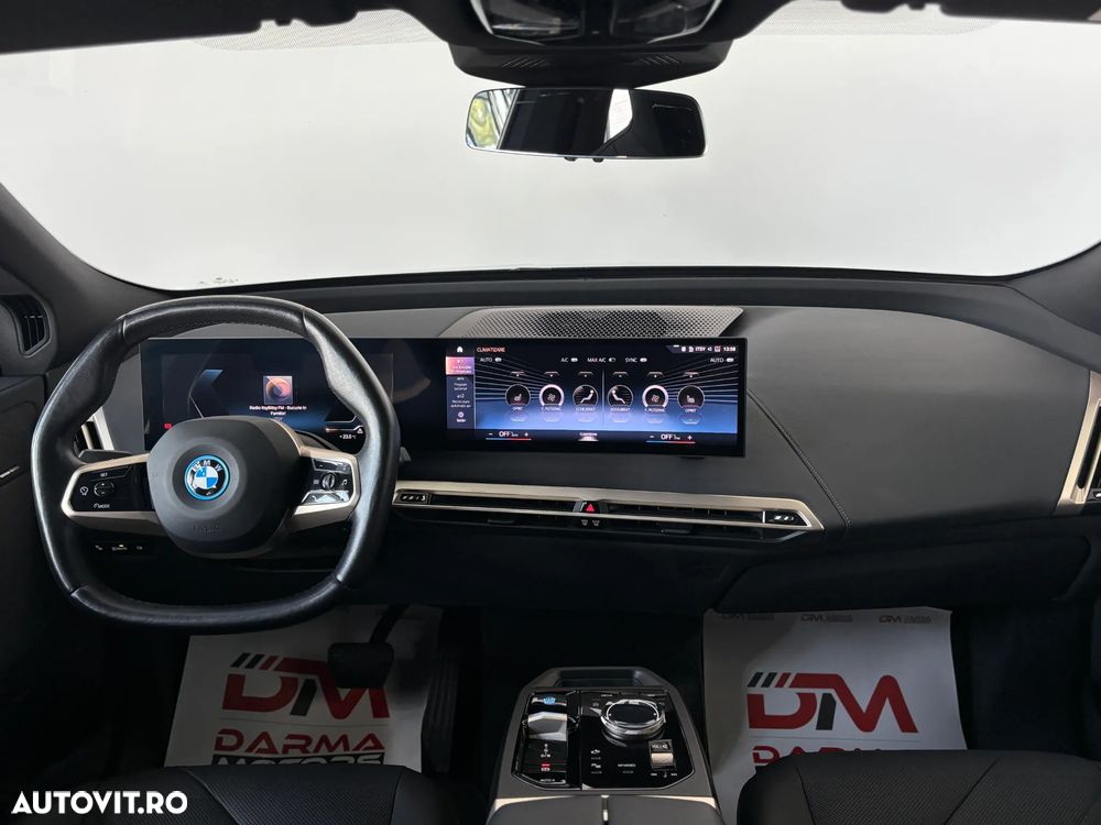 BMW iX - 11