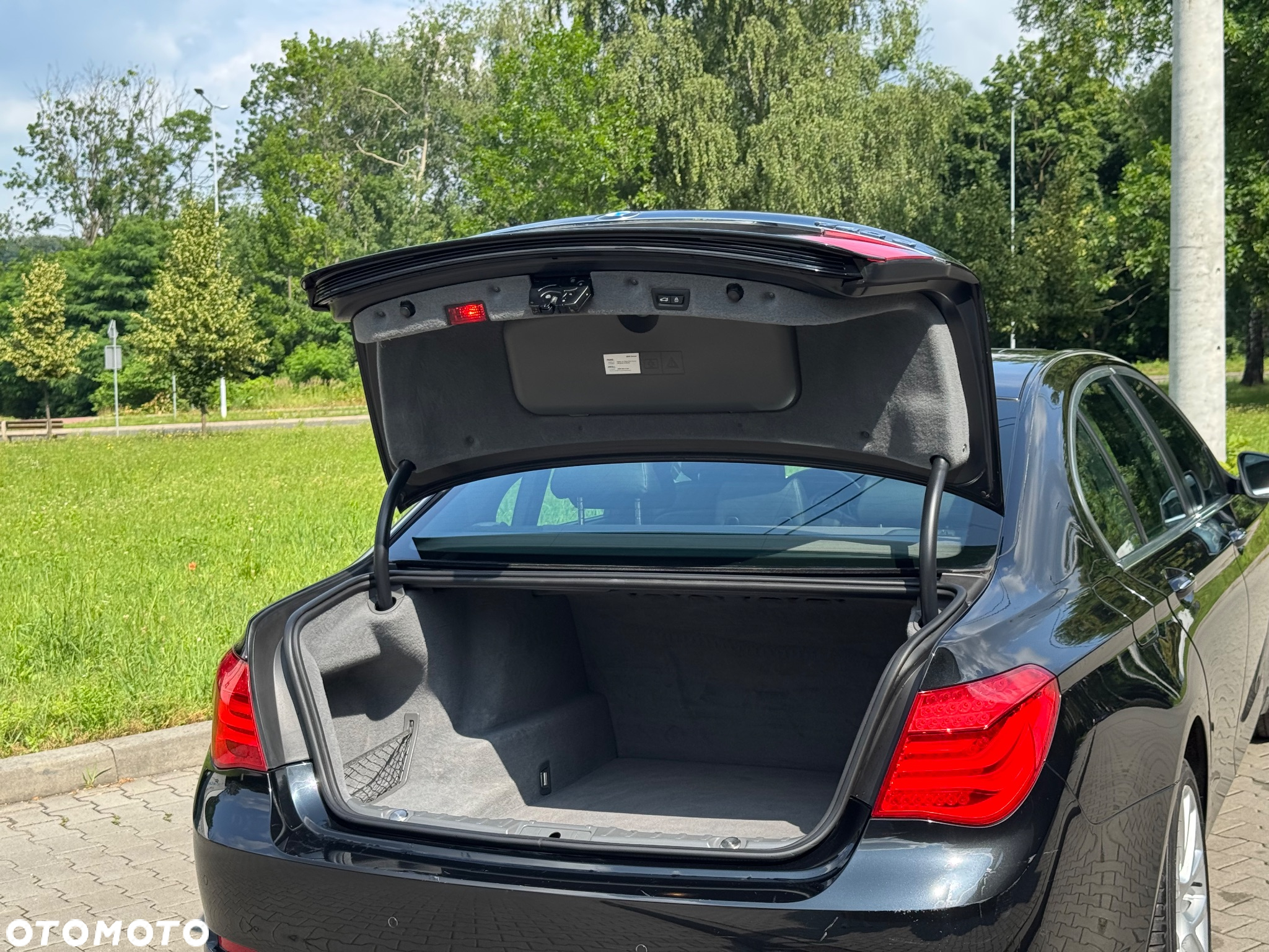 BMW Seria 7 740d xDrive - 18