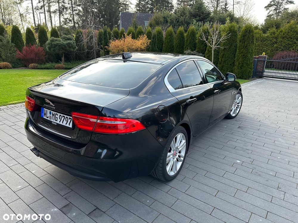 Jaguar XE 20d AWD Prestige - 11