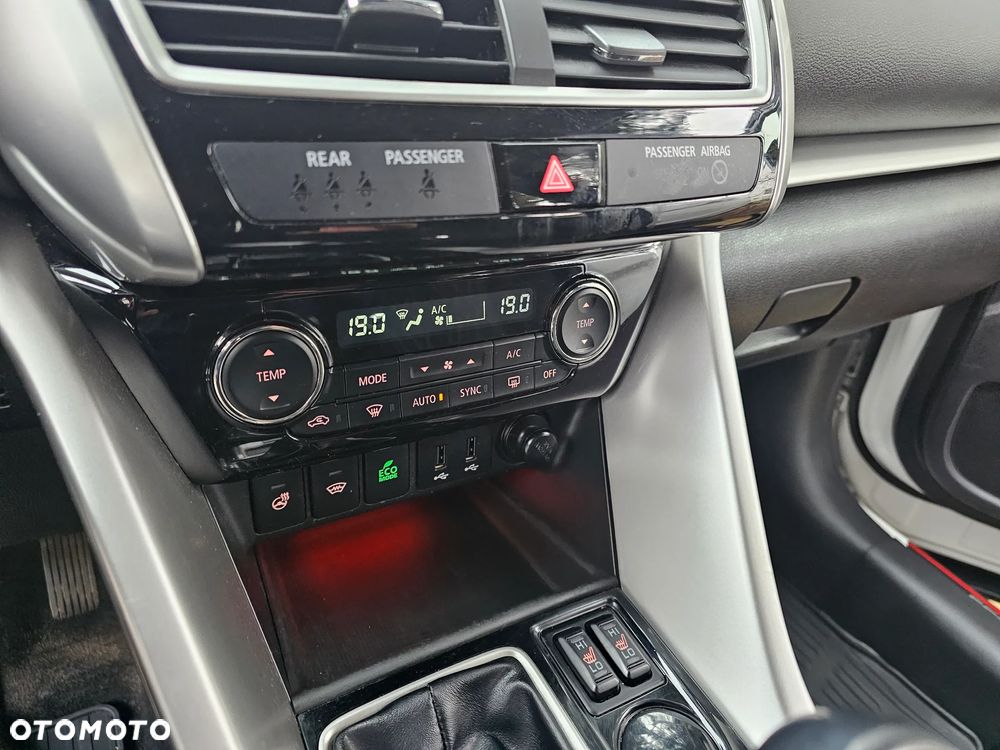 Mitsubishi Eclipse Cross 1.5 T Intense - 32