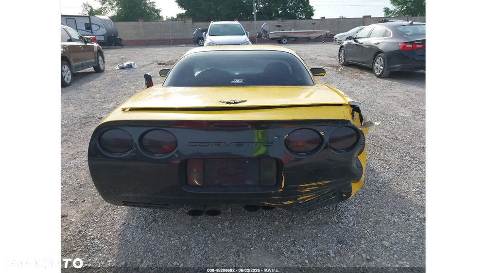 Chevrolet Corvette - 8