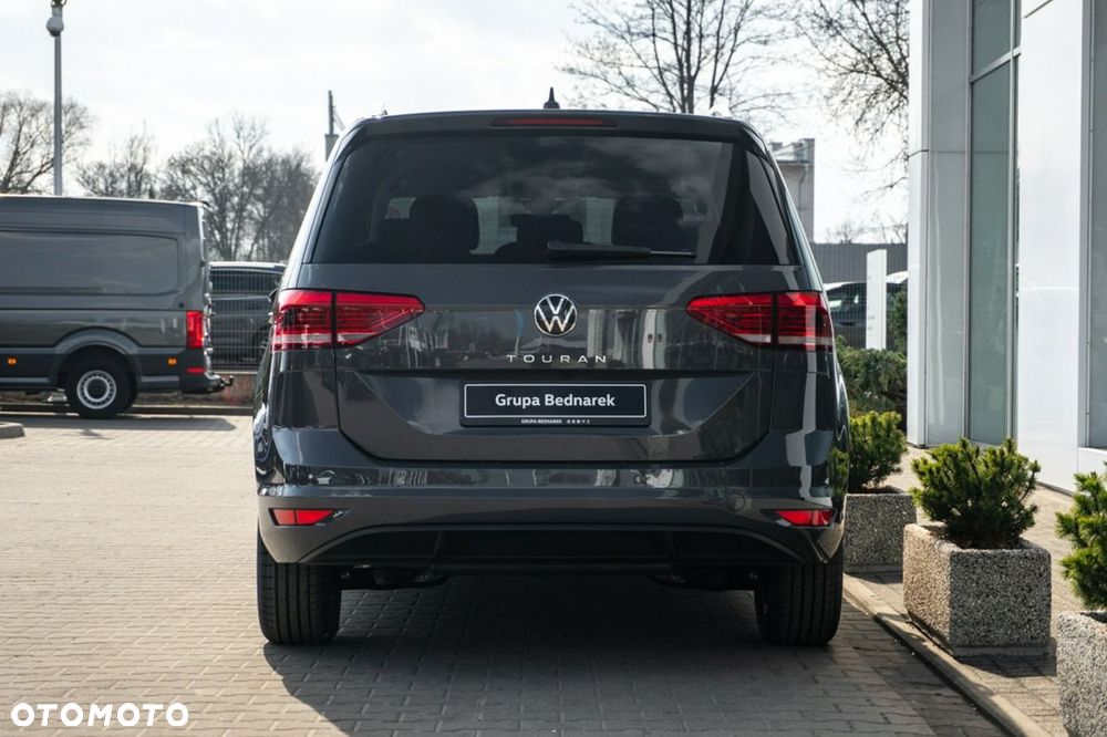 Volkswagen Touran - 13