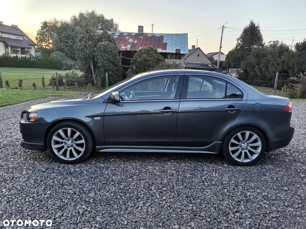 Mitsubishi Lancer - 1