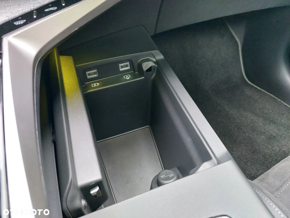 Peugeot 5008 1.6 PHEV 195 GT S&S e-DCS7 - 28