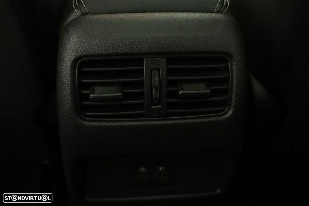 Nissan Qashqai 1.3 DIG-T N-Connecta - 23