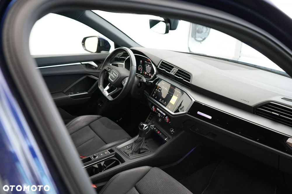 Audi Q3 Sportback - 13