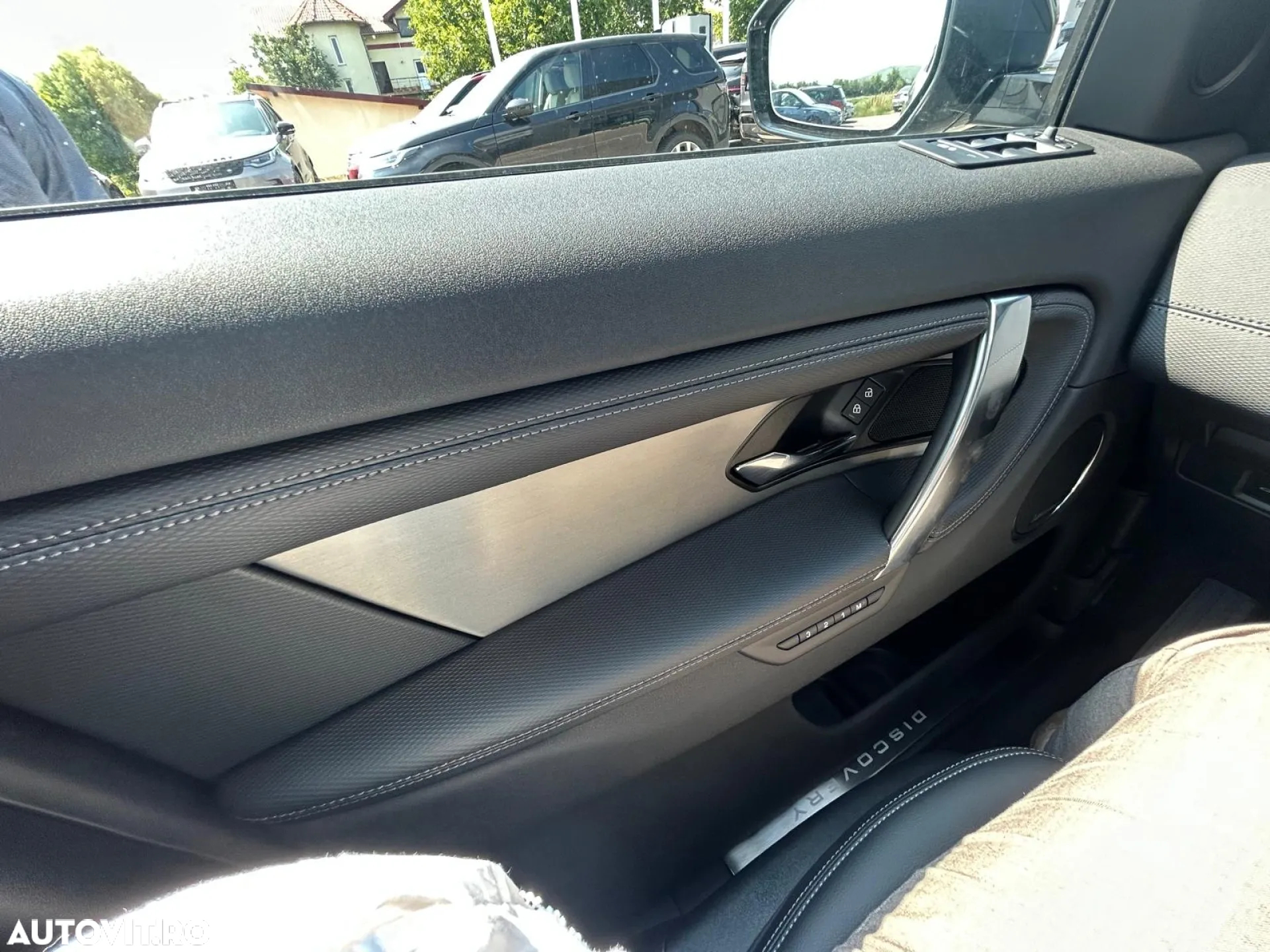 Land Rover Discovery Sport 2.0 D200 R-Dynamic MHEV SE - 9