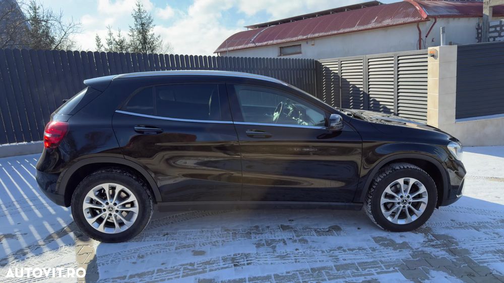 Mercedes-Benz GLA 180 7G-DCT StreetStyle - 3