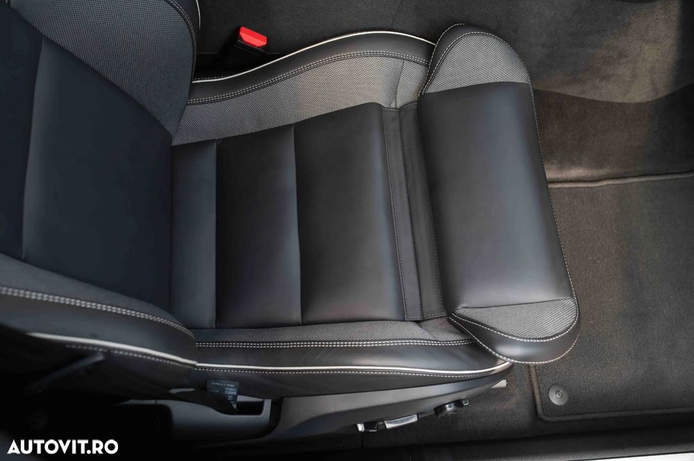 Volvo XC 60 B4 MHEV AT AWD Plus Dark - 18