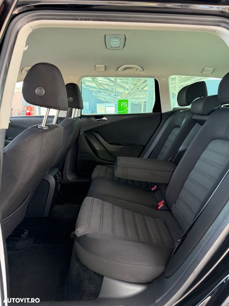Volkswagen Passat 2.0 TDI DPF Sportline - 8