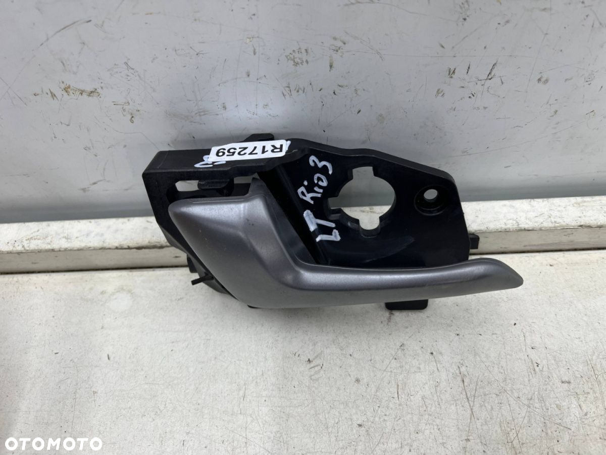 Klamka Kia Rio 3 III 11-17r. lewa tylna wewnętrzna rączka uchwyt drzwi lewy tył 83610-1w010 - 2