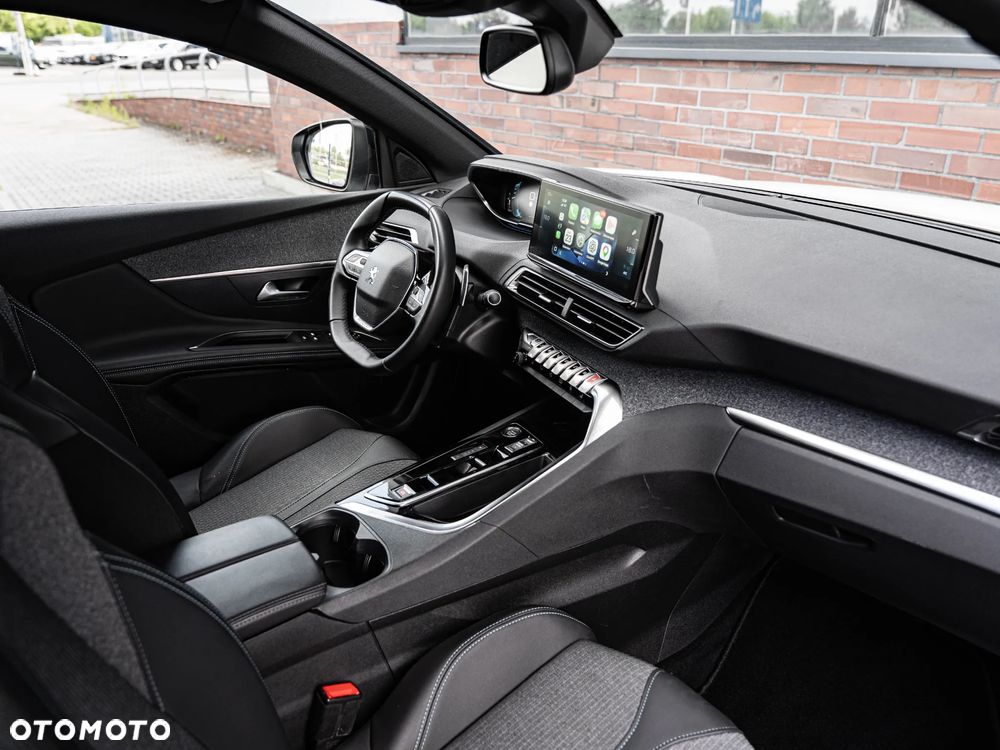 Peugeot 3008 1.6 PureTech HYbrid Allure S&S EAT8 - 24