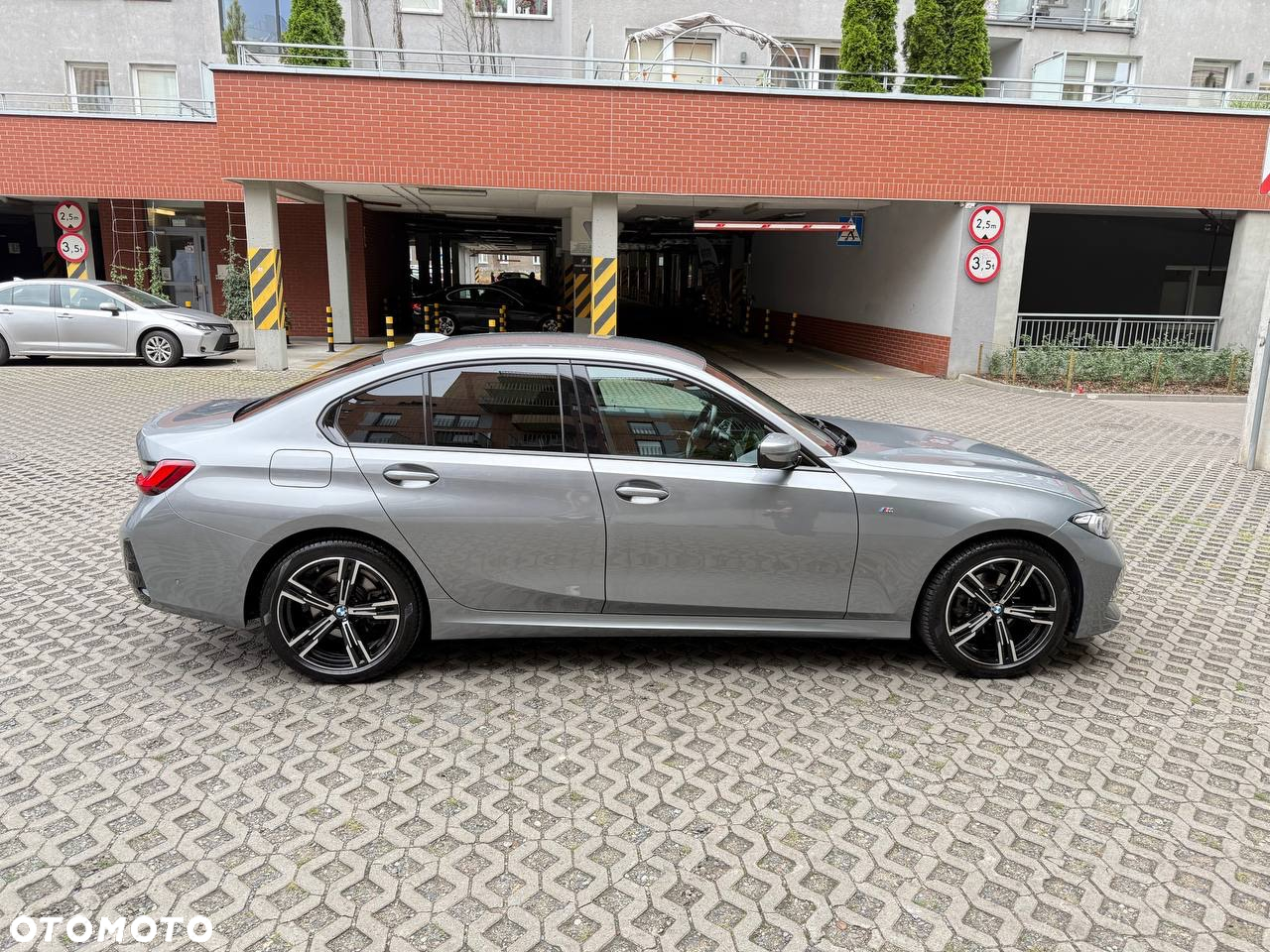 BMW Seria 3 318i - 9