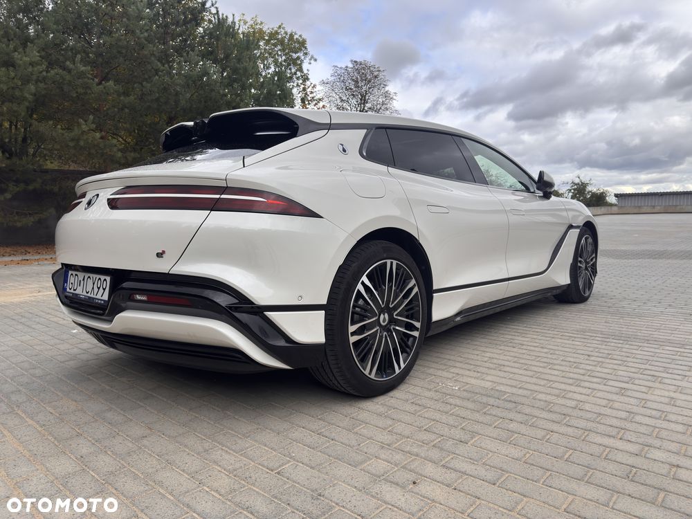 Denza Z9 - 10