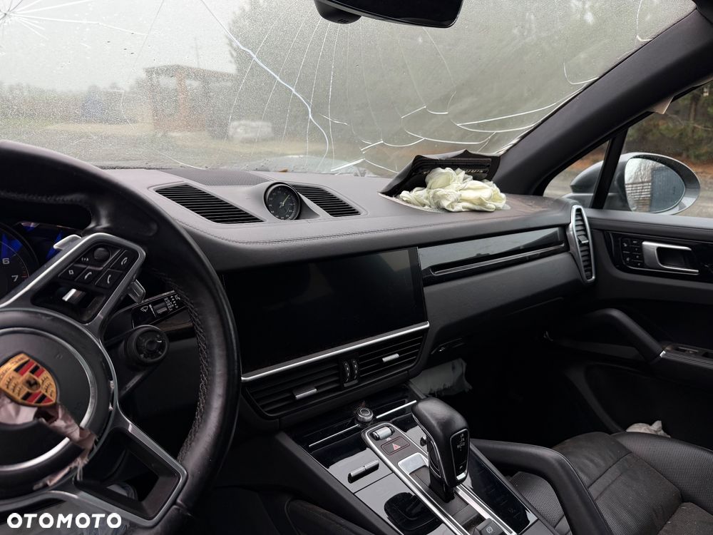 Porsche Cayenne E-Hybrid Platinum Edition - 9