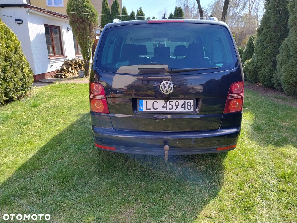Volkswagen Touran 2.0 TDI Highline - 6
