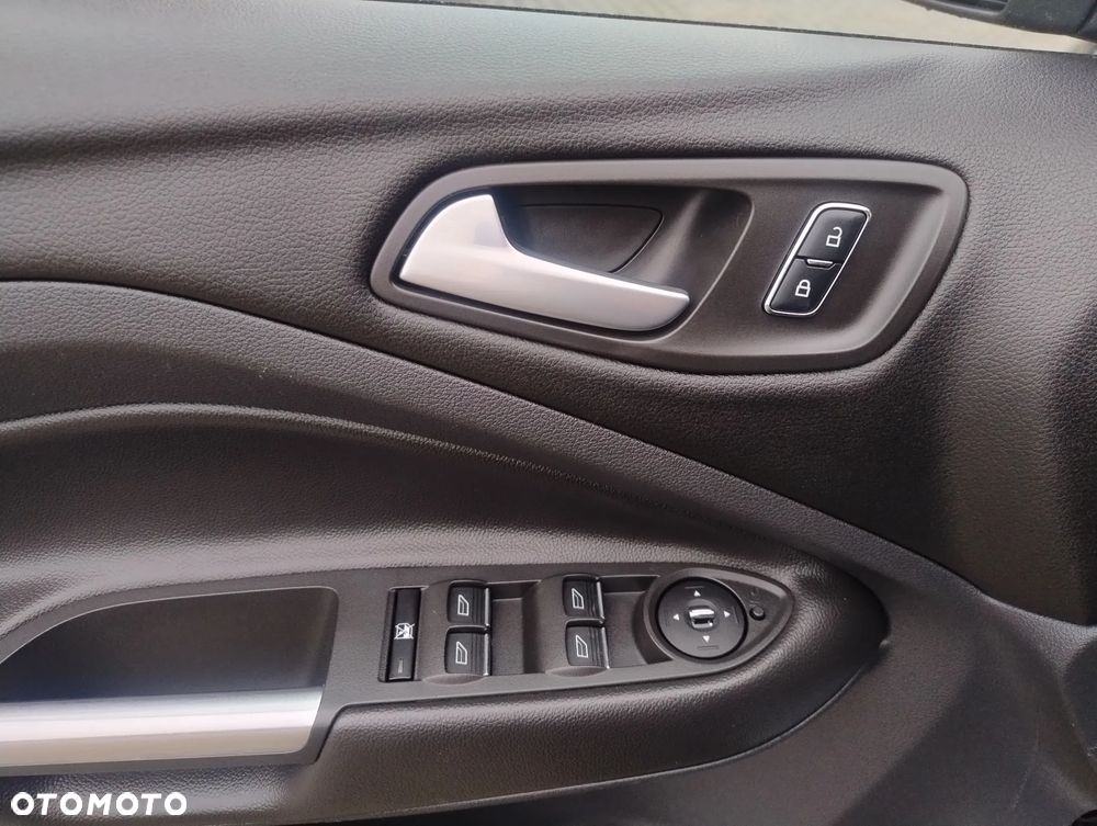 Ford Kuga 2.0 TDCi 4x4 Titanium - 25