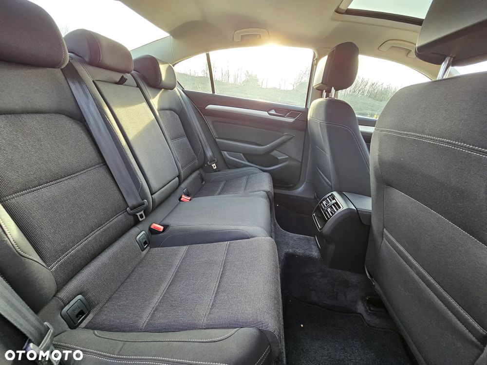 Volkswagen Passat 2.0 TDI BMT Comfortline - 35