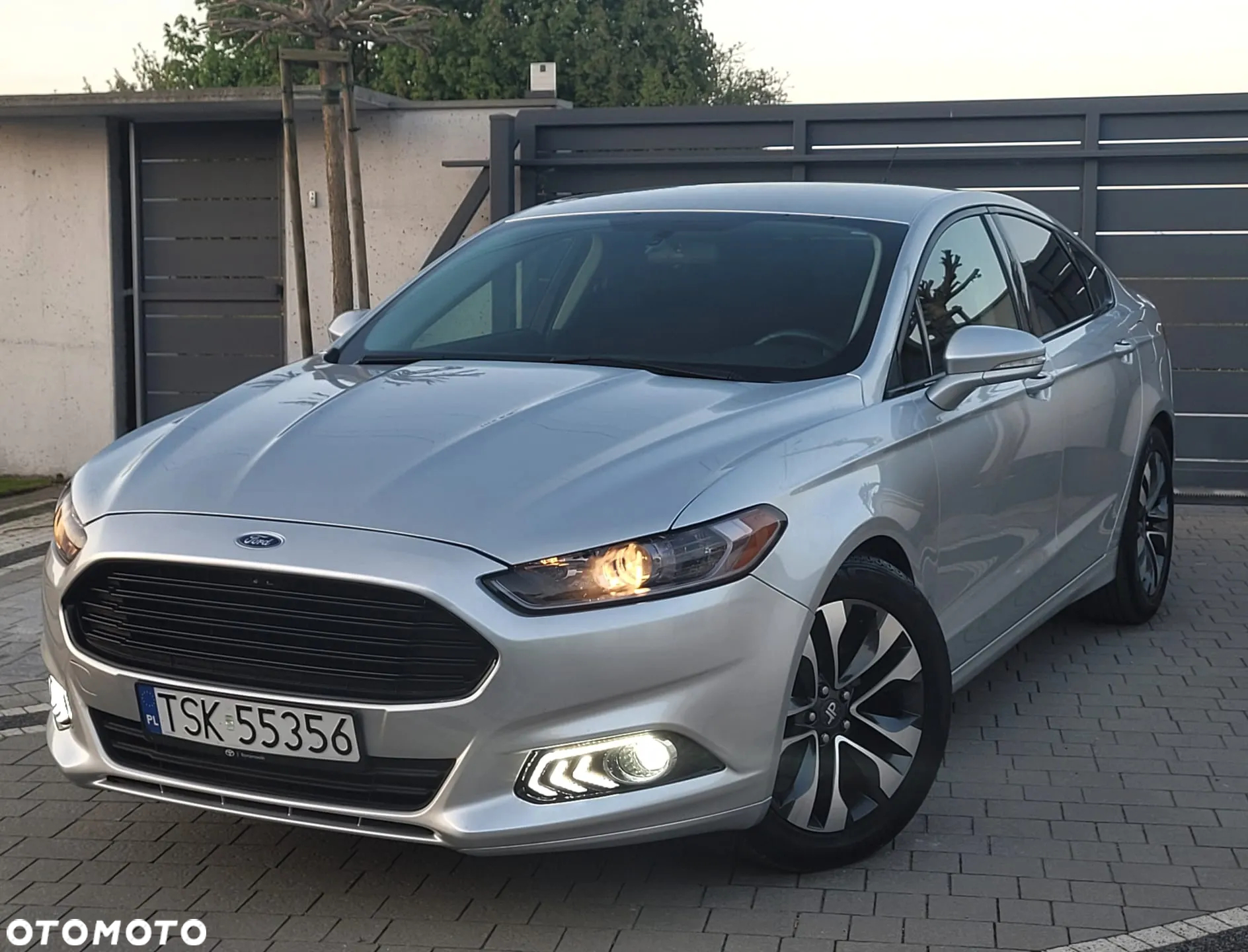 Ford Fusion - 2