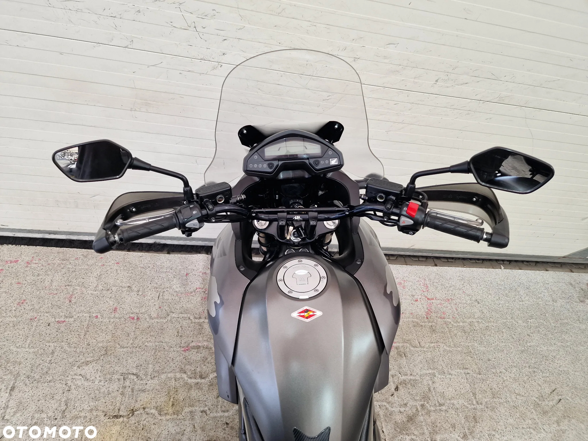 Honda VFR - 29