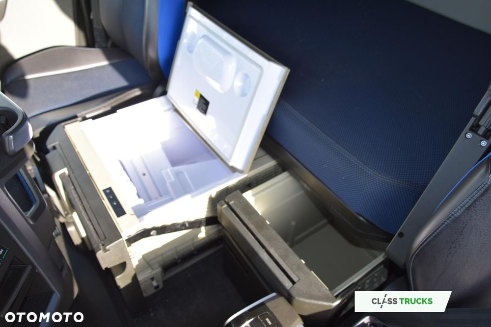 Volvo FH 460 Globetrotter XL i-Save - 11