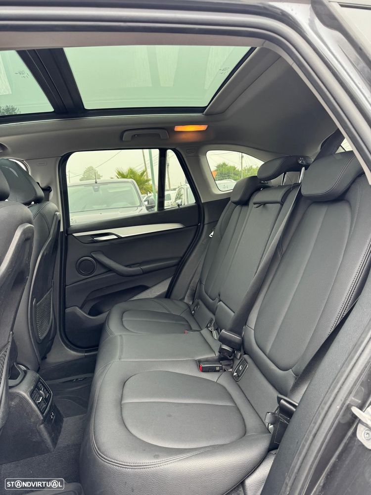 BMW X1 xDrive25e Sport Line - 25